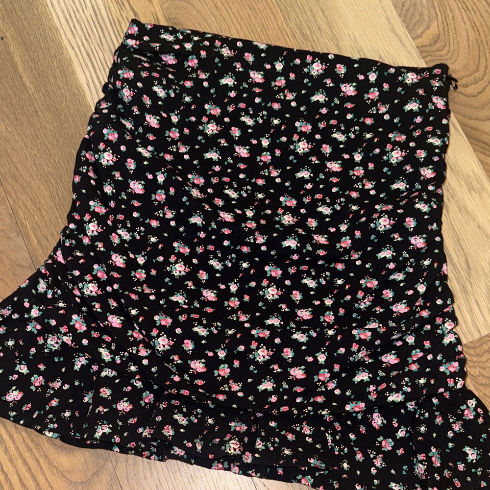 Katie J NYC Black Floral A-Line Skirt NWOT